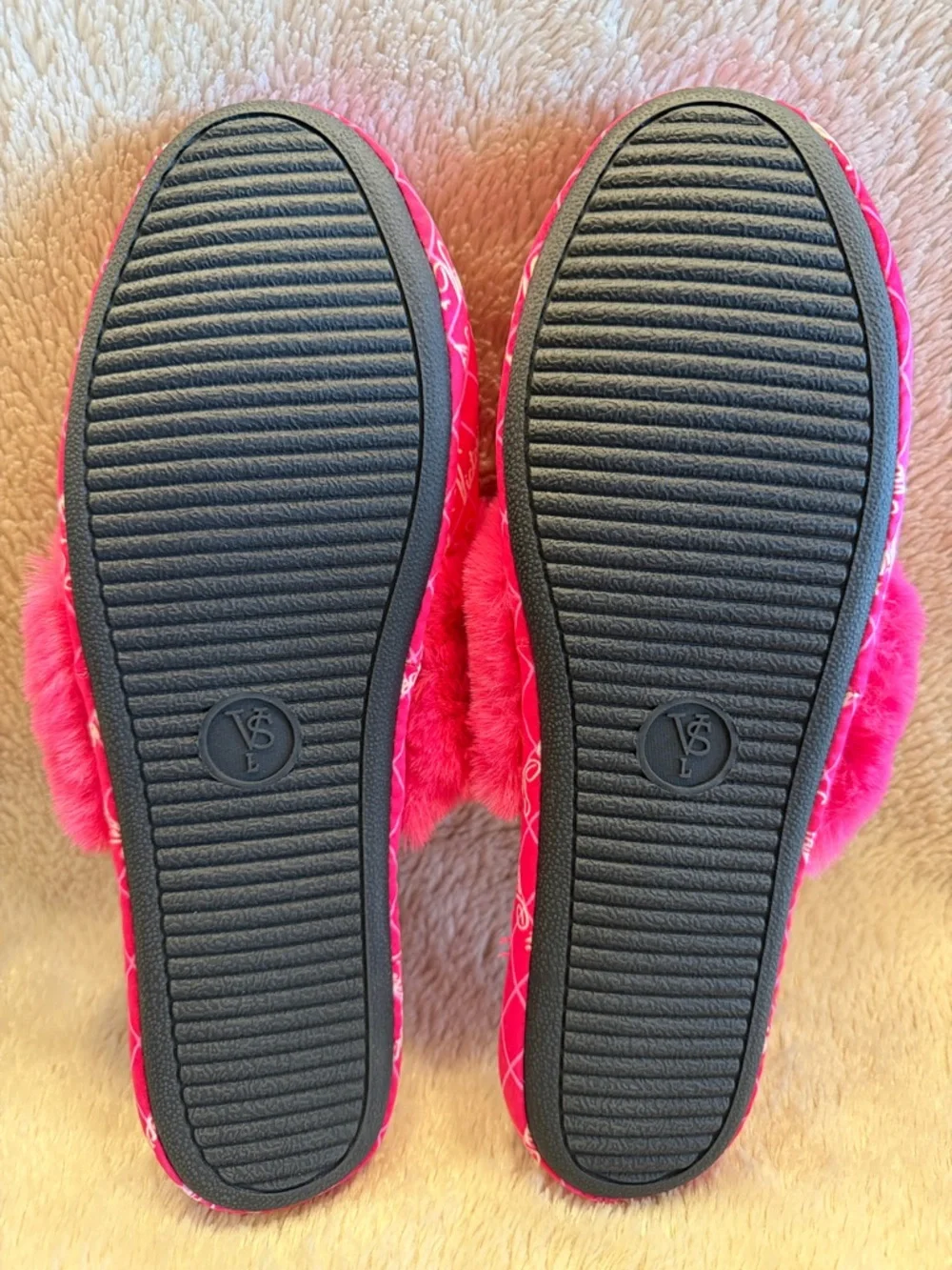 VICTORIA’S SECRET Faux Fur Trim Pink Fishnet Slippers - Picture 8 of 12